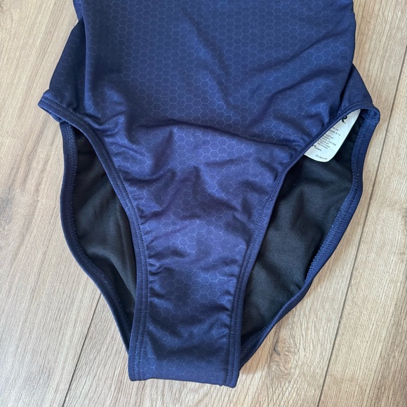 TYR Hexa Diamondfit One Piece Swimsuit Size 30 - Picture 5 of 7